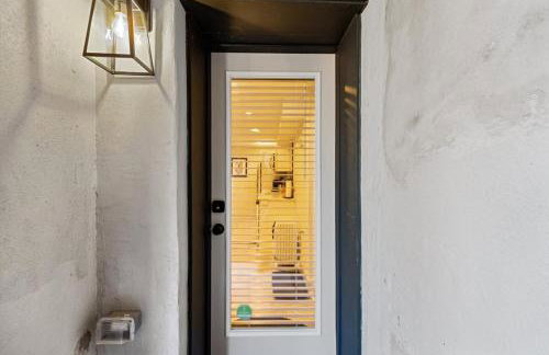 Classy Central DC Bloomingdale 1-BR Getaway - Foto 5