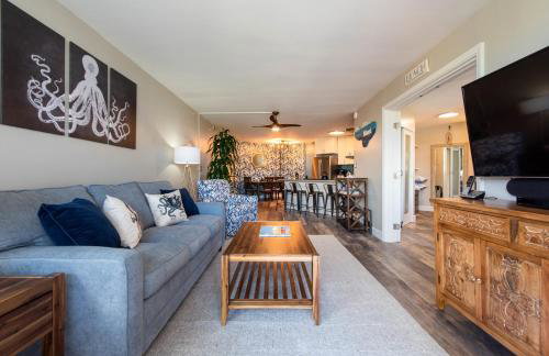 Calming Coastal Vistas - Photo 10