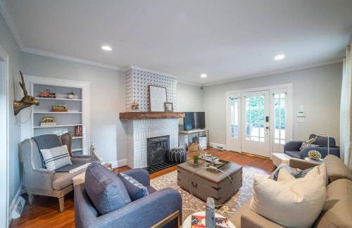 Elizabeth Bungalow, Fenced Yard, Fireplaces, Grill - Foto 26