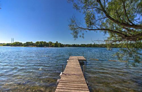 Dock, Hot Tub and Game Room Luxe Lake Latoka Home - Foto 41