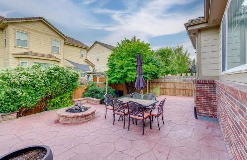 Yard, Home Gym, and Game Room Spacious Aurora Home - Foto 1