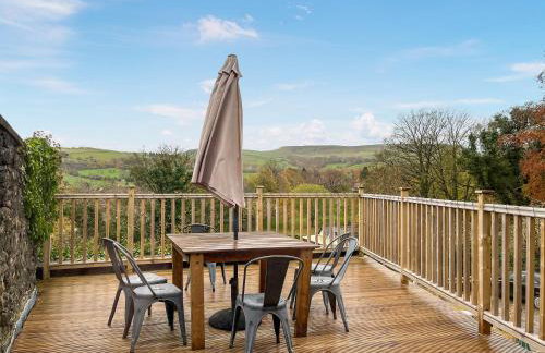 The Hideaway - Photo 1