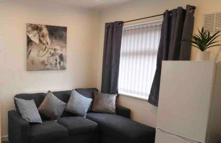 Cosy two bedroom first floor apartment - Photo 12