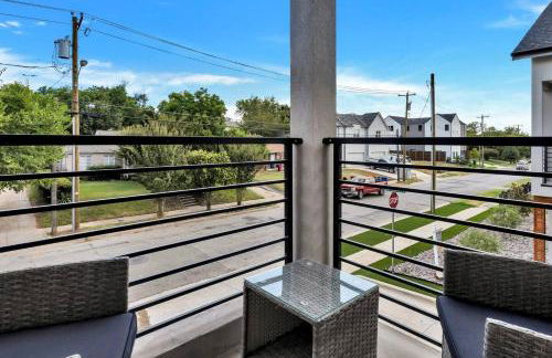 Elegant 3BR Home w/ Rooftop • 5 min to Downtown - Foto 4