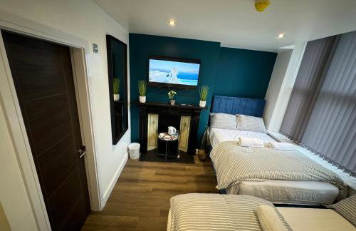 Luxury 6-Bed House - 6 En Suite- Jaquzzi Baths - Private Parking - Suitable for contractors - Foto 12