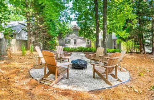 Cozy Boho Kildaire Farms Home- near Downtown - Foto 6