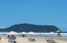CASA DE PRAIA COM DUAS PISCINAS E GARAGEM - Foto 10