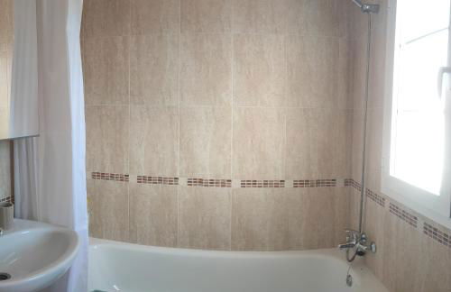 Casa Lidia, bonito y cómodo ático con rooftop privado, impresionantes vistas mar, montaña y jacuzzi - Foto 32