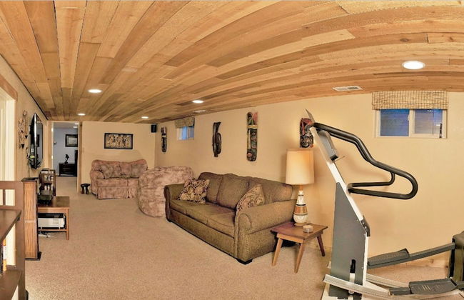 Downtown House with a Big Back Yard - Photo 7