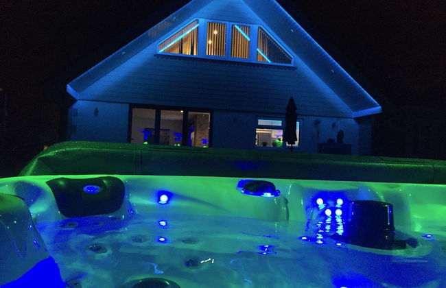 Four Corners Holiday Home with Hot Tub & Sauna - Foto 29