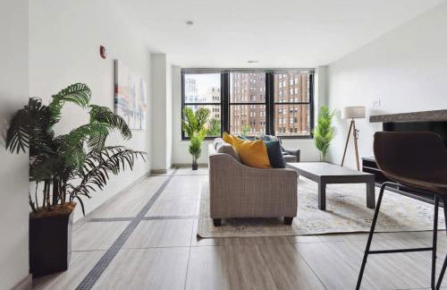 2BR Executive Downtown Apartment - Photo 24