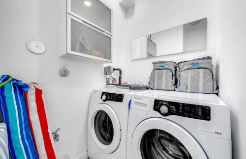 Luxury Mansion, Game Room, Pool, Rooftop, Skyline, Walk to Las Olas - Foto 45