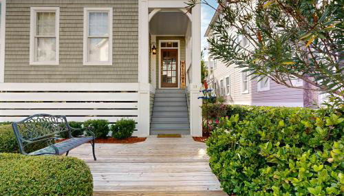 Luxury cottage with pools & multiple decks, 1/2 block to beach - Foto 2