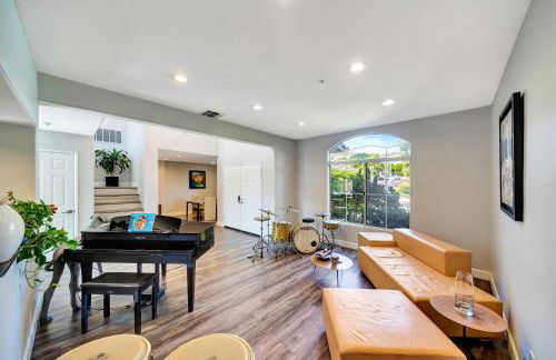 Stunning Hilltop 5BR With View And Hot Tub! - Foto 14