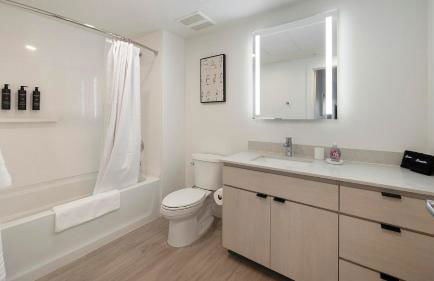 Landing Stylish 2BD Pool Gym - Foto 14