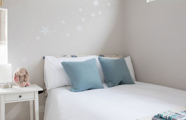 Tranquil Family Retreat 5 min to Beach Garden - Photo 35