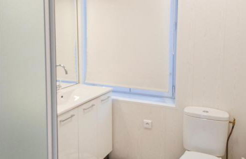 2 Bedroom Nice Home In Plonevez Porzay - Foto 13