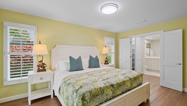 Rovigo Vacation Rental: Spacious Retreat with Panoramic Lake Views in Kings Lake. 4-BR, 4-Bathroom Home with Private Pool, just 3.4 Miles from the Vibrant Fifth Avenue South and Naples Attractions - Foto 5, Zimmer