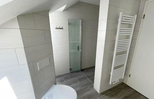 FeWo mit Balkon direkt am Wald und Wanderweg Ruhe pur 2 OG - Foto 4