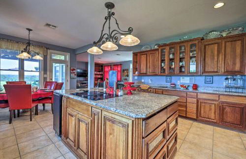 Extravagant 4,500 Sq Ft Home in Hill Country! - Photo 9