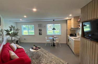 Window to Paris Studio on Lake Conroe - Foto 12