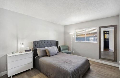 Vacation House! 6BR, FREE Heated Pool, Arcade & Hot Tub - Photo 9