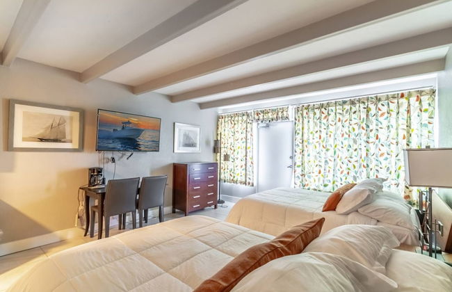 215 Little Harbor Inn - Photo 5