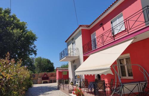 DIMITRIS EYRIAKIS COTTAGE - Photo 1