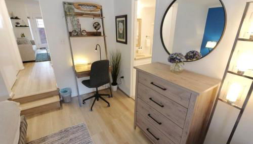 Four Reasons- Location Food Night Life Comfort - Foto 4