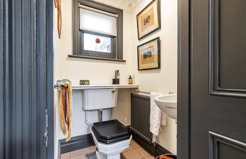 Elegant Highgate Garden Retreat - Photo 41