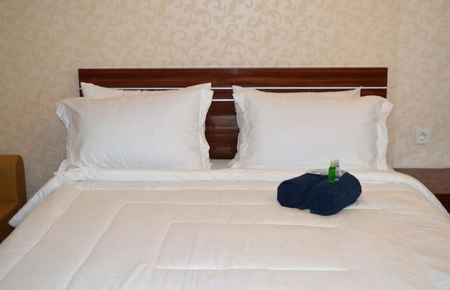 Roomku at Bassura City Apartment - Foto 14