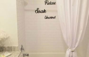 Book Cozy King Bed Now 25 Percent OFF Spring Special! - Foto 17