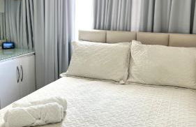 Apto charmoso, com ar, localização privilegiada - Foto 24