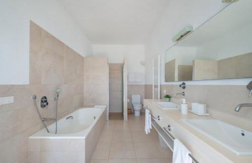 NEW! Villa ESPERANZA, Can Marilla, Front Sea View, Pool, AC, BBQ - Foto 32