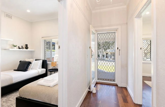 Beautiful 3BR Family Home With Backyard and BBQ - Photo 2