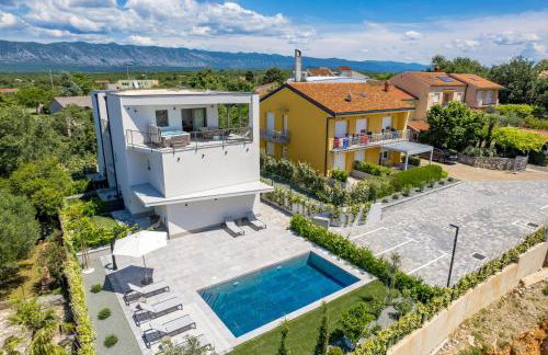 Apartmani Vila Mara M 4 heated pool and whirpool - Foto 61