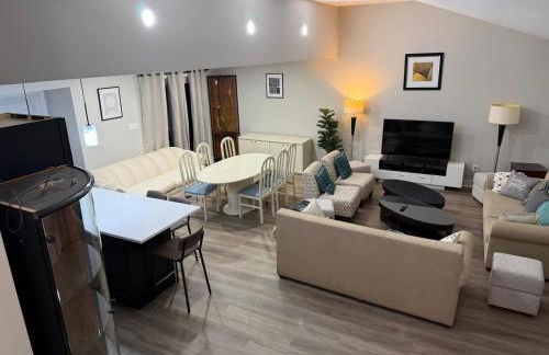 Spacious 5 bedroom single family home sleeps 12 with driveway near DC - Foto 13