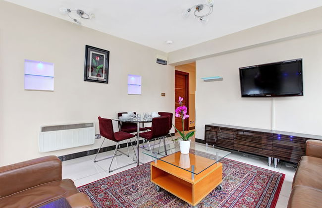 Baker Street Suites - Photo 51