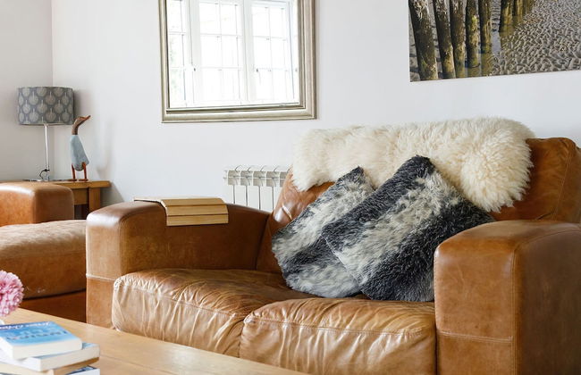 Tranquil Luxe in Country Cottage - Photo 15