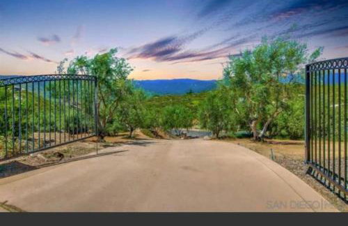 Acres of Bliss - A hillside getaway - Foto 7