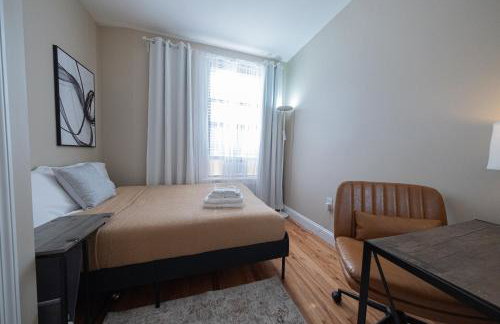 Sunlit 2BR Central Park North elevator & laundry - Foto 18