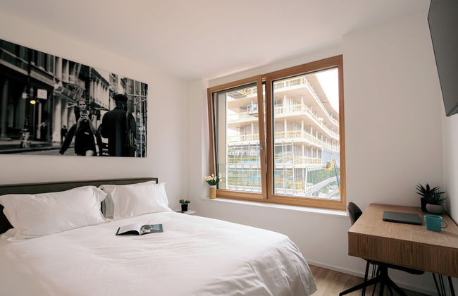 Media Bay Apartments - Photo 3