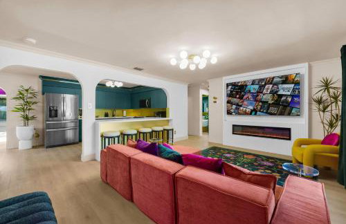 5 Min to Beach - Heated Pool Hot Tub 85 TV's BBQ Games - Foto 32