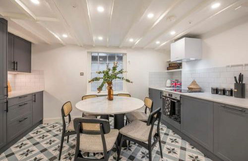 2BR Harry Potter Inspired House - Covent Garden - Photo 14