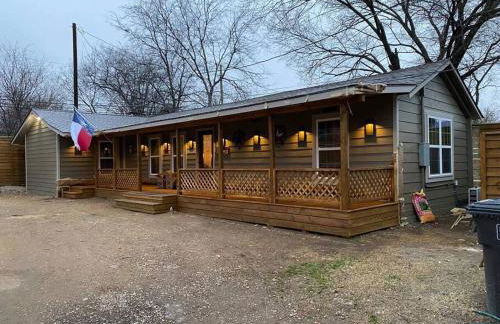 Stockyards-Walk 1 Block to StockYards-Cowboy Cabin - Photo 23
