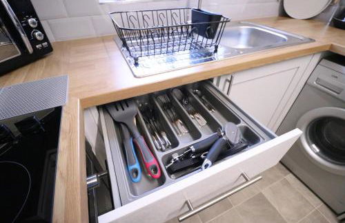 Amaya Five - Newly renovated - Very spacious - Sleeps 6 - Walking distance to town centre - Grantham - Free Gym Access - Foto 11