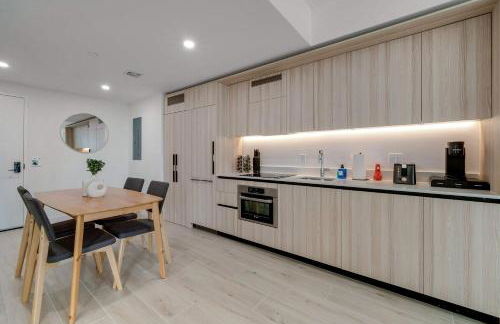 Sleek Escape-Resort-Style Stay with Pool Spa & more - Foto 4