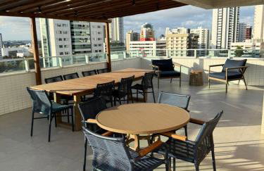 Arretado de bom ! A 250 m da praia de Boa Viagem, 3 km do aeroporto, próximo aos shoppings, com WI-FI 560 Mbps, coworking, piscina e academia - Foto 45