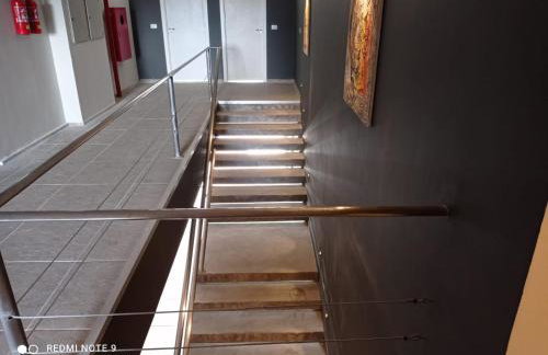 FLAT ENCANTADOR A UM PASSO DA PRAIA - Foto 25