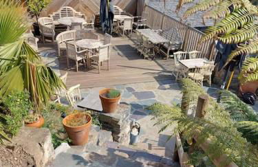 Llandudno apartment, quirky pub with tropical beer garden - Foto 32